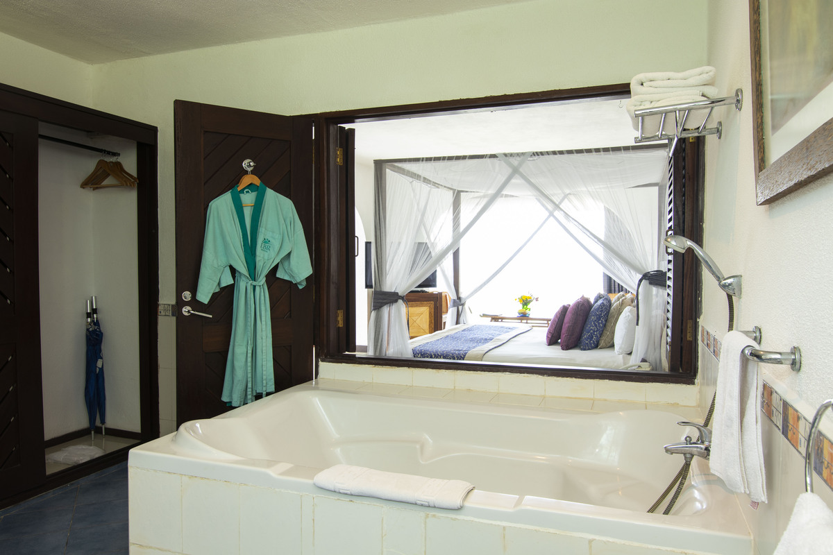 Honeymoon Suite Seaview